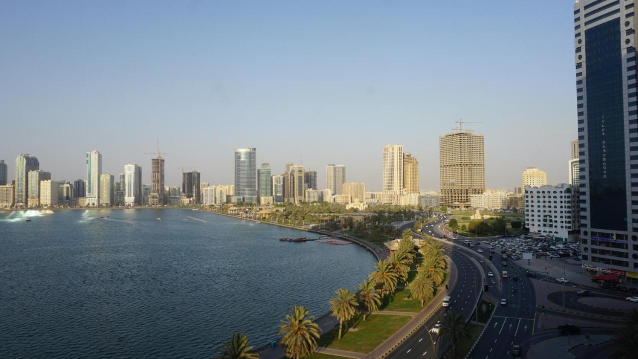 Golden Tulip Sharjah Lejlighedshotel Eksteriør billede