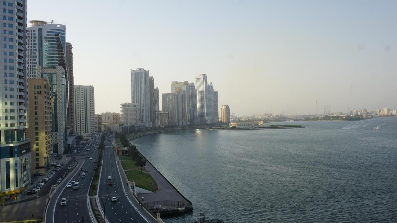 Golden Tulip Sharjah Lejlighedshotel Eksteriør billede