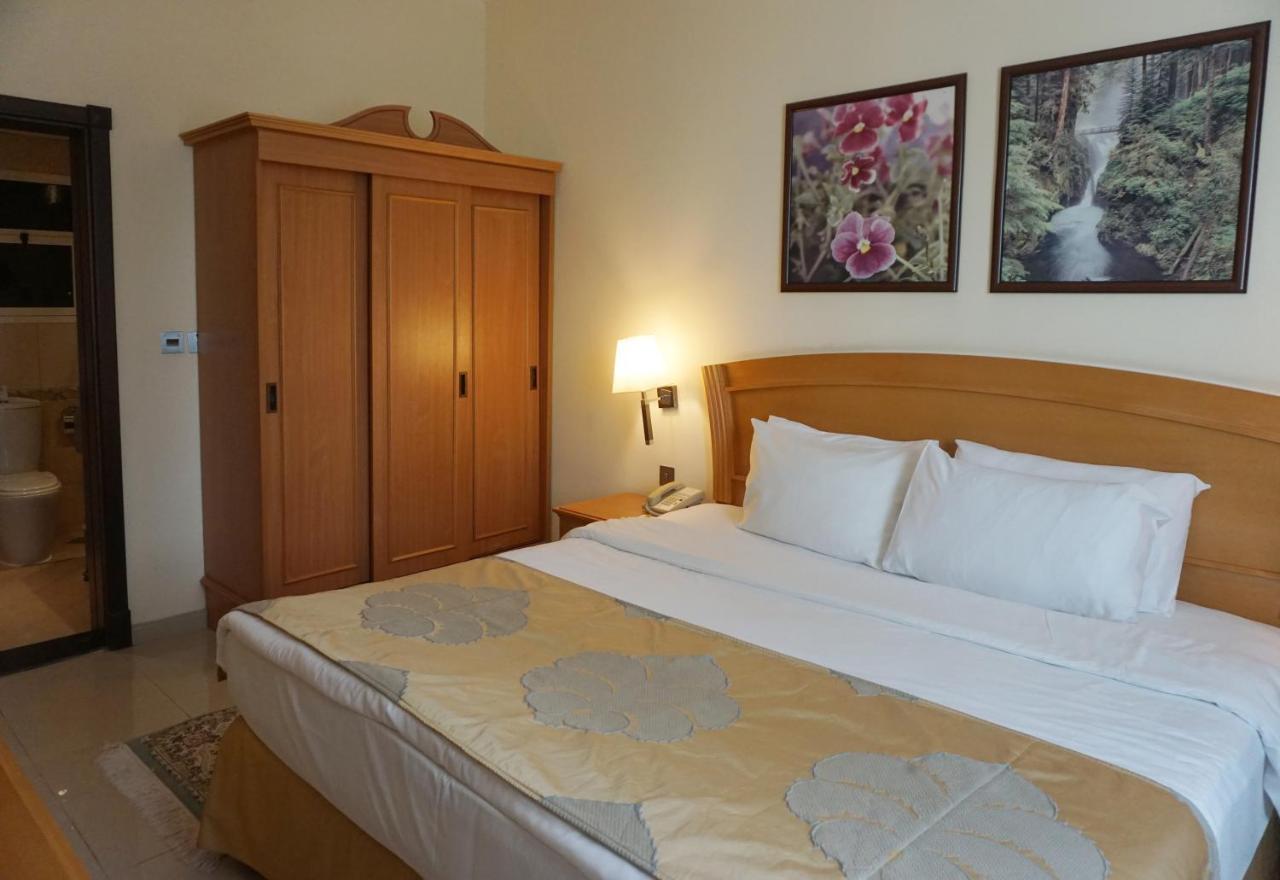 Golden Tulip Sharjah Lejlighedshotel Eksteriør billede