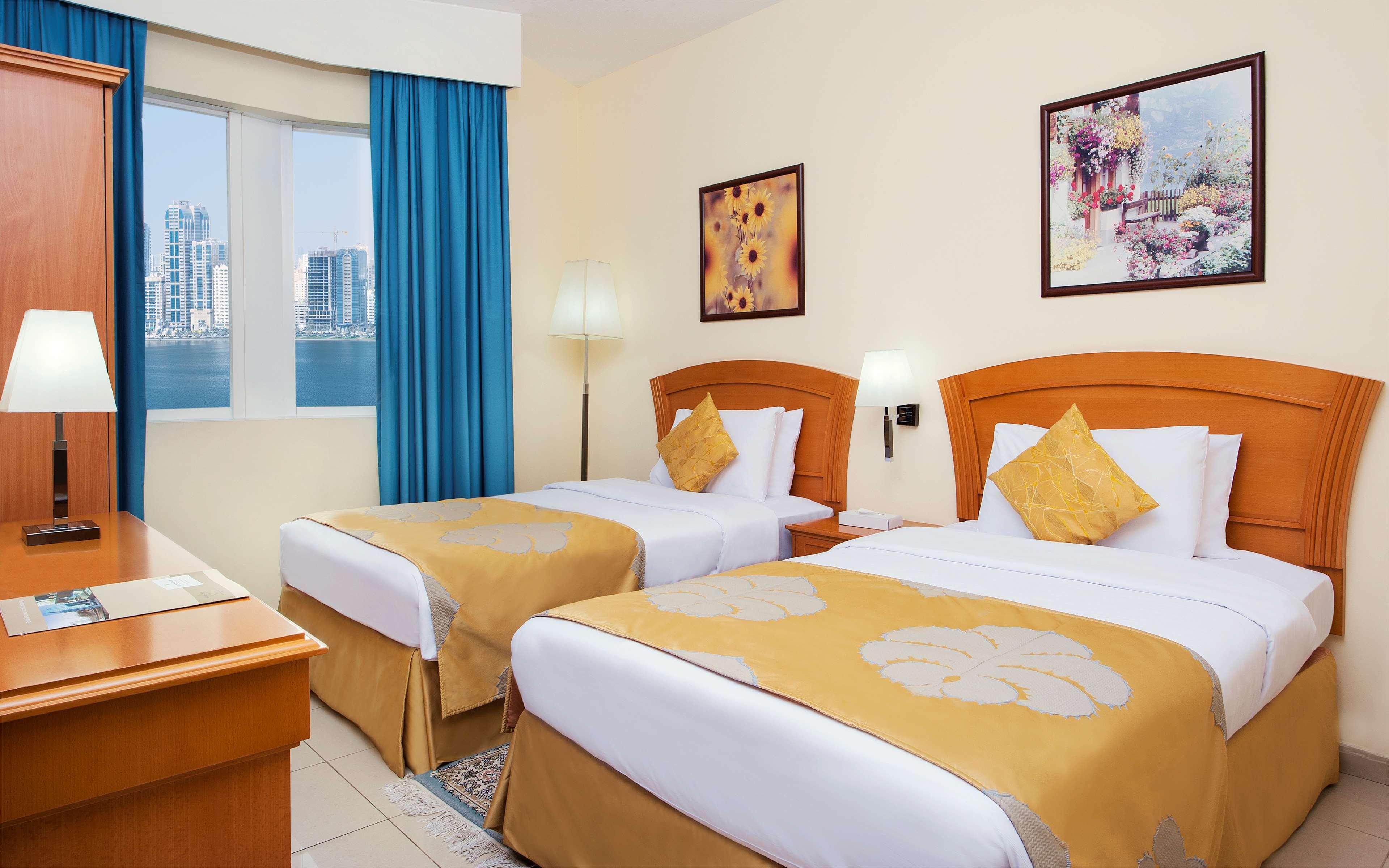 Golden Tulip Sharjah Lejlighedshotel Eksteriør billede