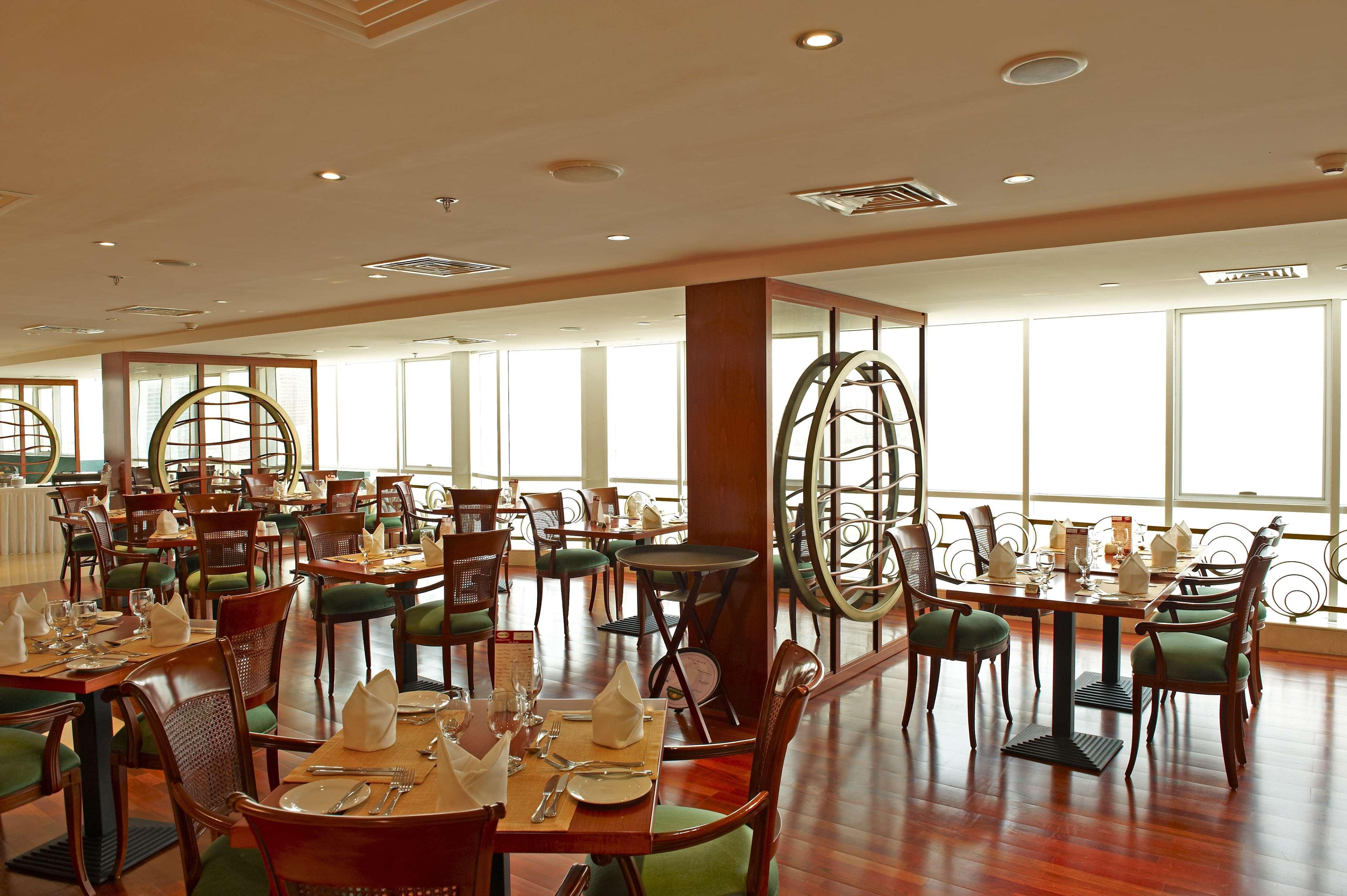 Golden Tulip Sharjah Lejlighedshotel Eksteriør billede