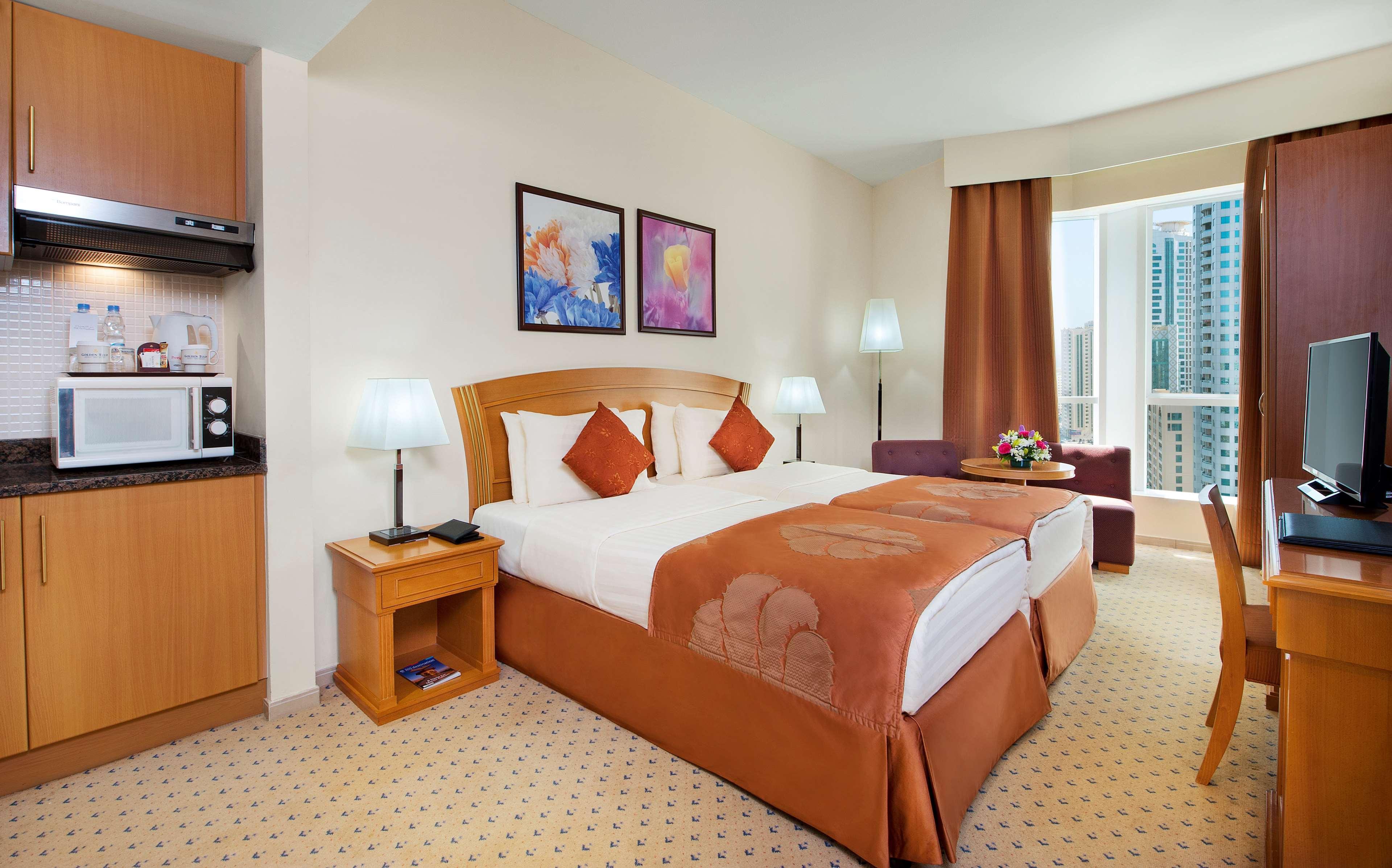 Golden Tulip Sharjah Lejlighedshotel Eksteriør billede