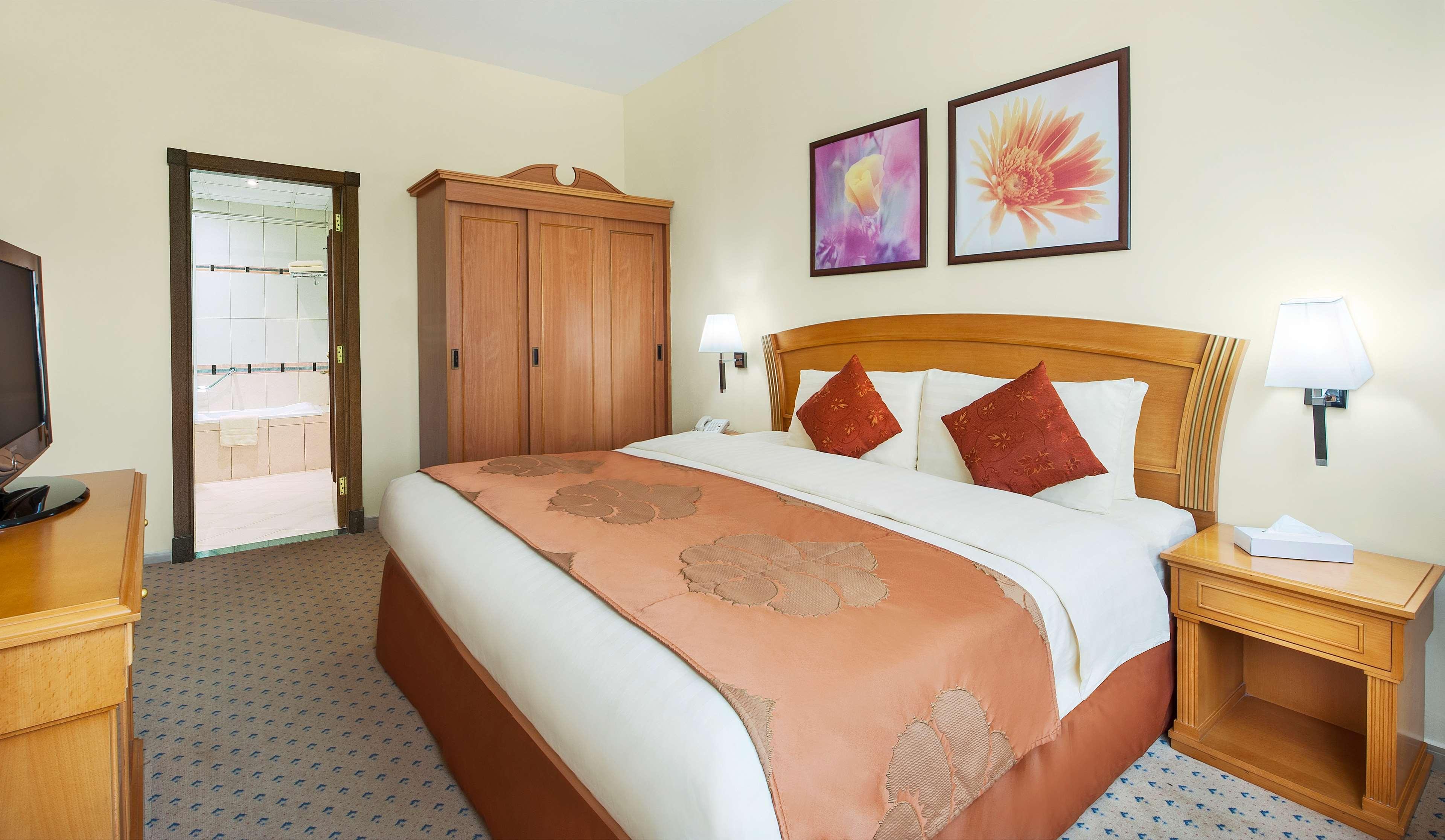 Golden Tulip Sharjah Lejlighedshotel Eksteriør billede