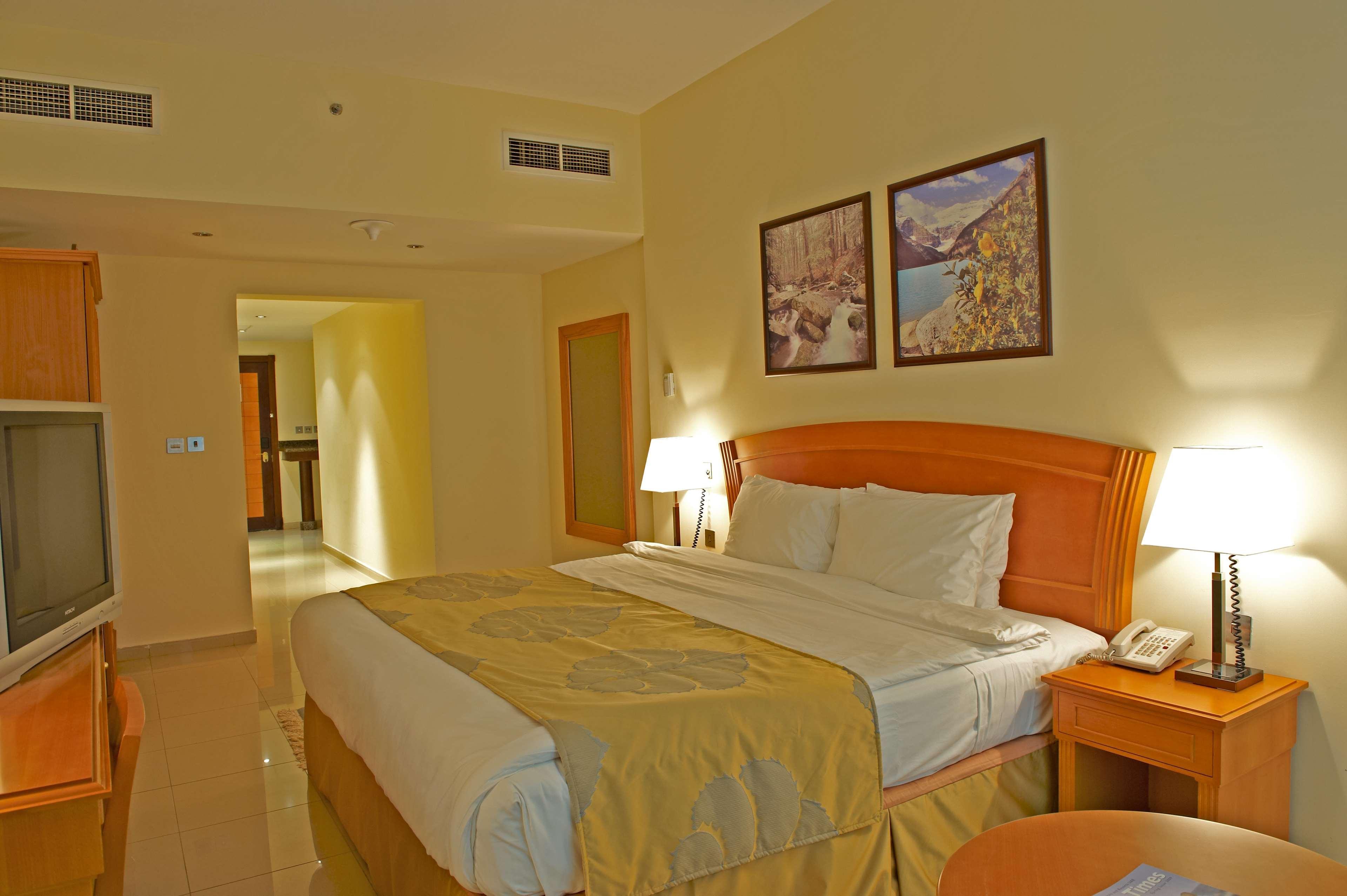Golden Tulip Sharjah Lejlighedshotel Eksteriør billede