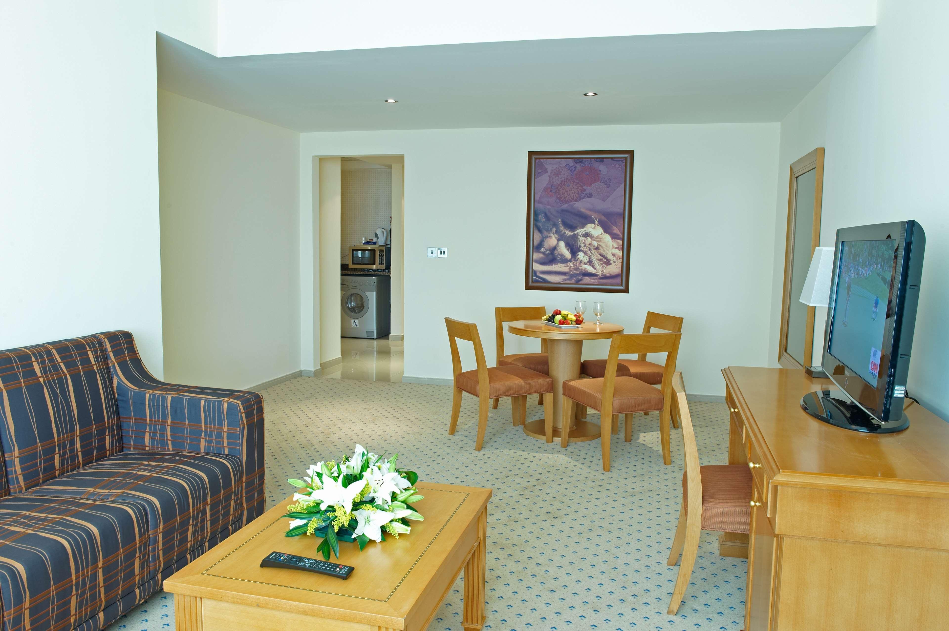 Golden Tulip Sharjah Lejlighedshotel Eksteriør billede