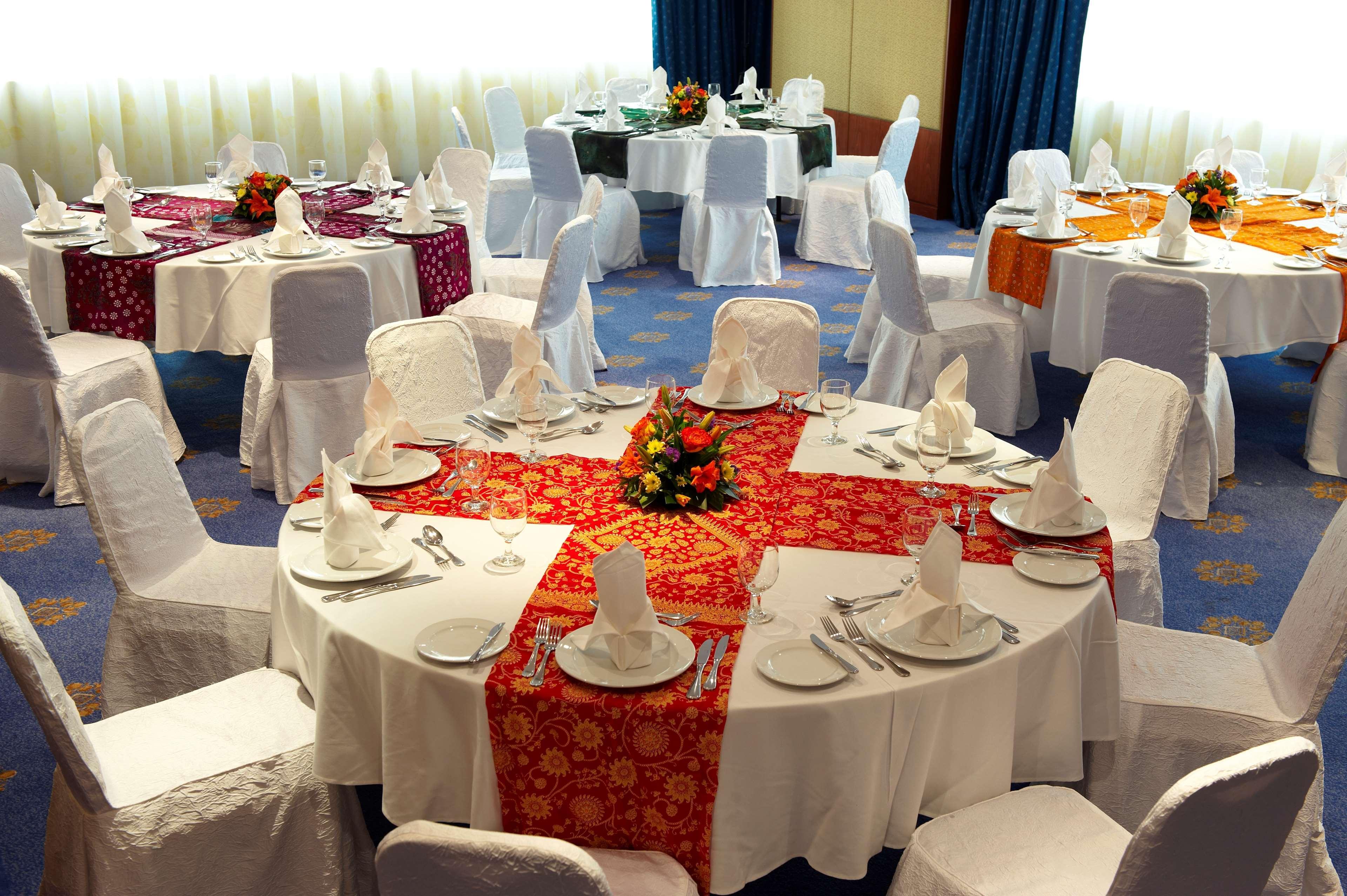 Golden Tulip Sharjah Lejlighedshotel Eksteriør billede