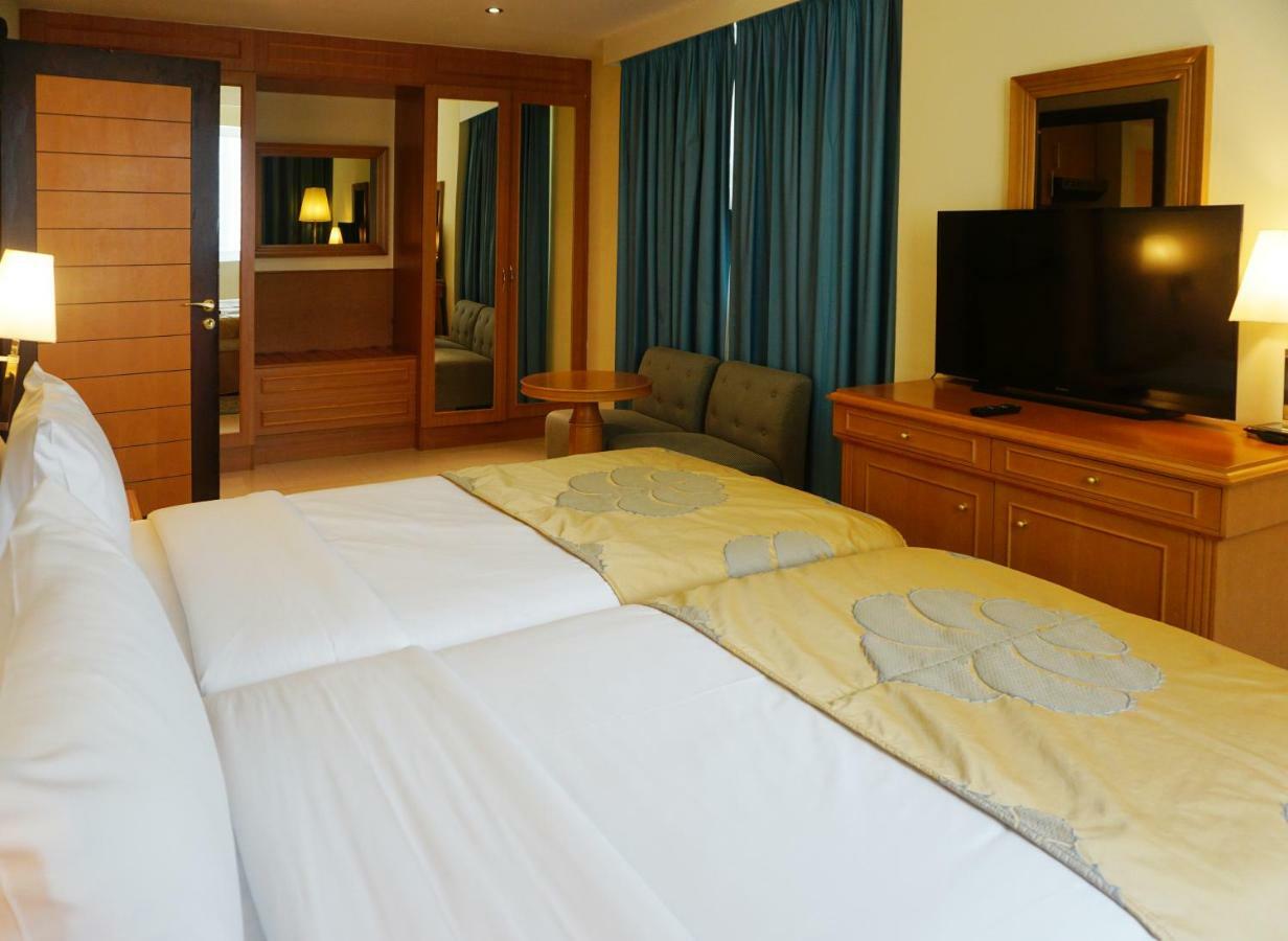 Golden Tulip Sharjah Lejlighedshotel Eksteriør billede