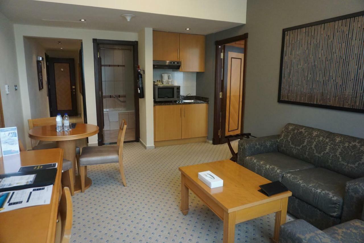 Golden Tulip Sharjah Lejlighedshotel Eksteriør billede