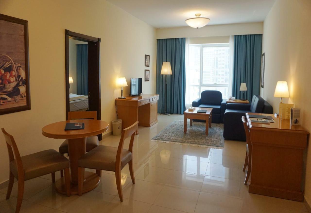 Golden Tulip Sharjah Lejlighedshotel Eksteriør billede