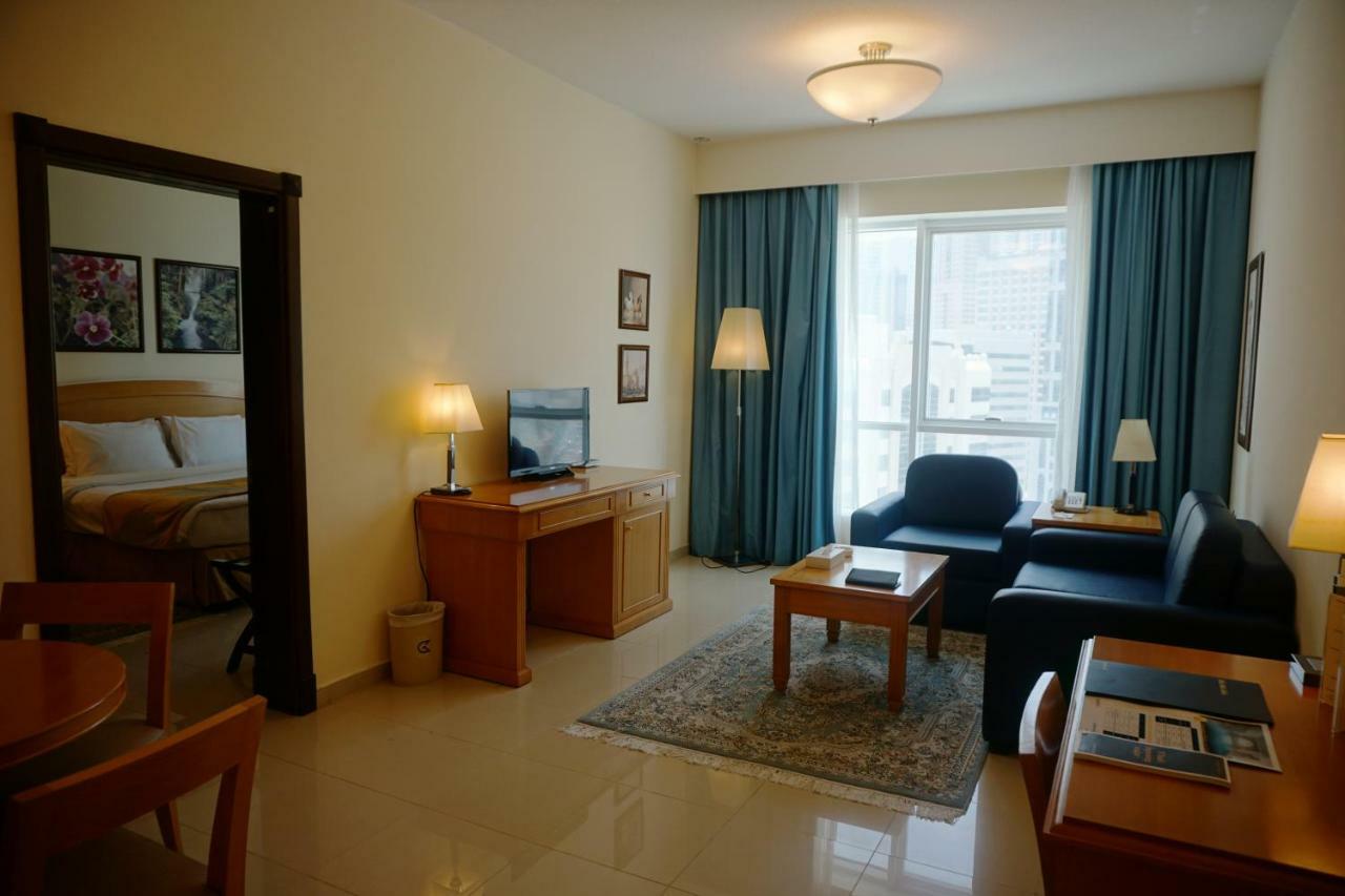 Golden Tulip Sharjah Lejlighedshotel Eksteriør billede
